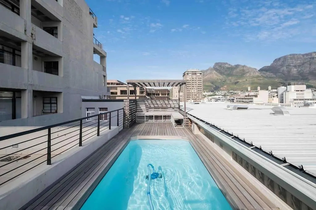 Icarus Homes -Cape Town Mountain View